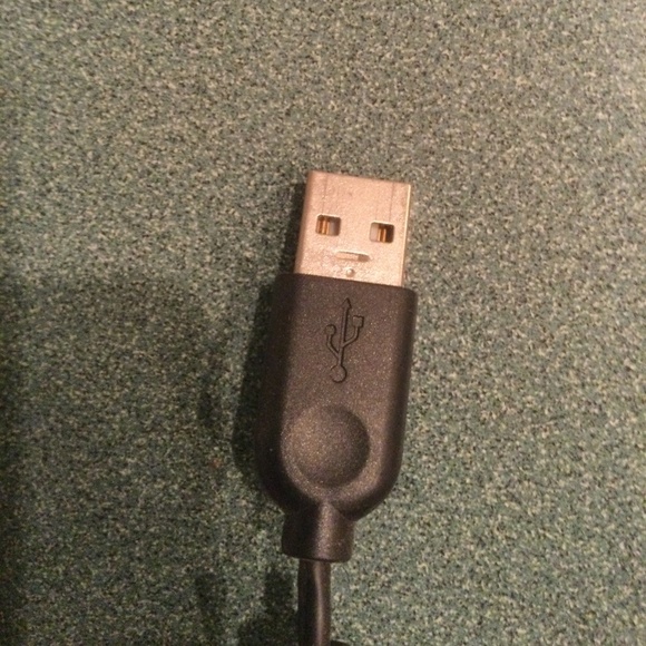 Logitech HD Web Camera (with Built-in Microphone) - Picture 7 of 9